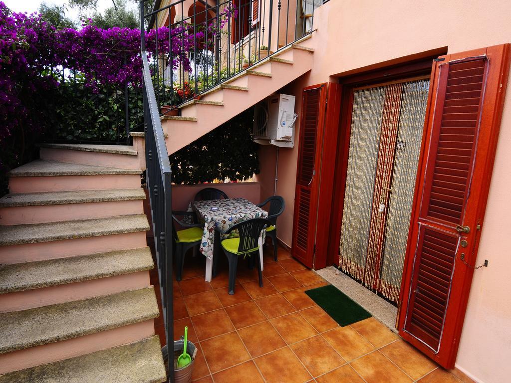 B&B Simon&Simon San Teodoro  Exterior photo